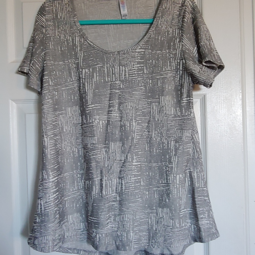 Lularoe classic tee!